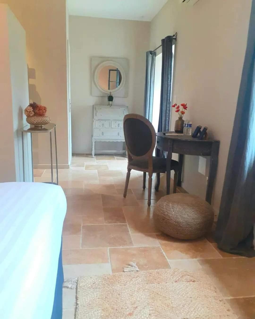Domaine De La Limetiere Otel Neuvy-le-Roi Dış mekan fotoğraf