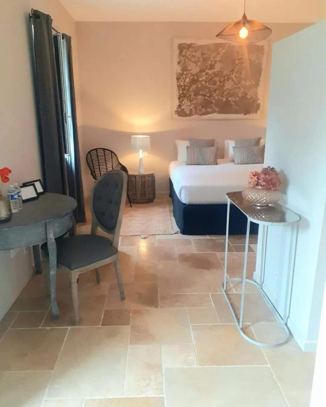 Domaine De La Limetiere Otel Neuvy-le-Roi Dış mekan fotoğraf